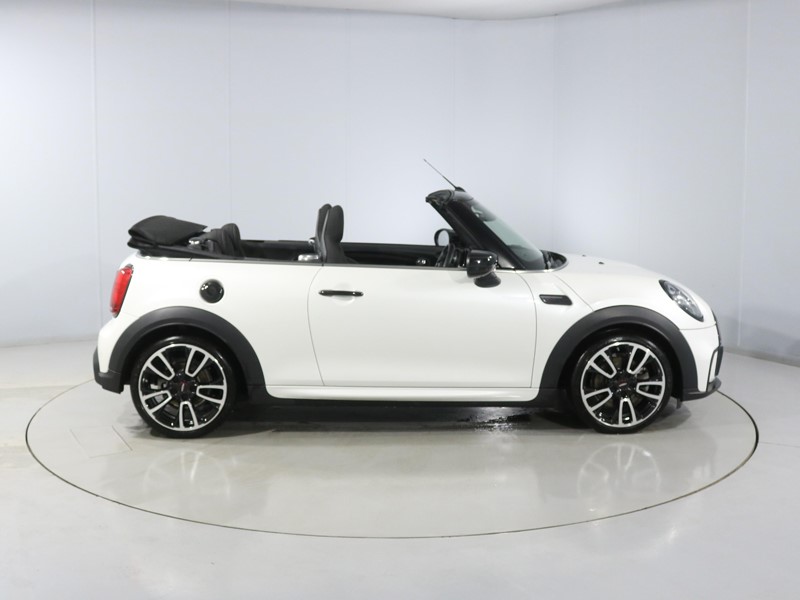 Used MINI Convertible 2023 for sale - 77567399: Photo 3