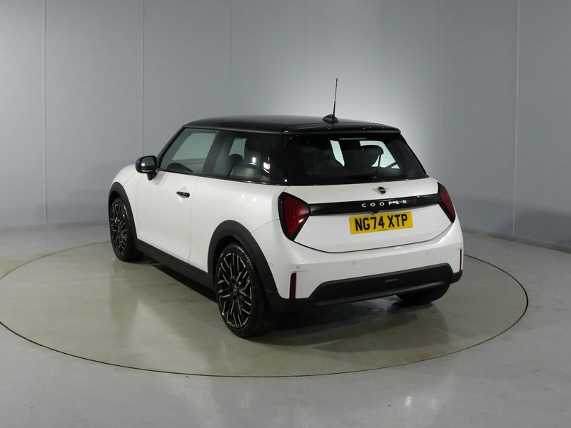 Used MINI Cooper 2025 for sale - 76981247: Photo 2