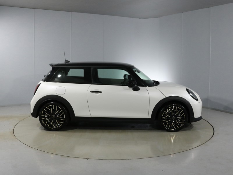 Used MINI Cooper 2025 for sale - 76981247: Photo 3
