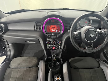 Used MINI Hatch 2019 for sale - 76980851: Photo