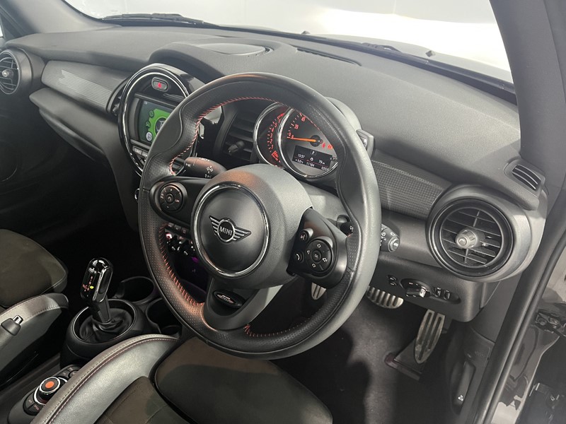 Used MINI Hatch 2019 for sale - 76980851: Photo 6