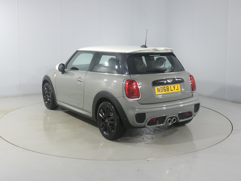 Used MINI Hatch 2018 for sale - 76982263: Photo 2