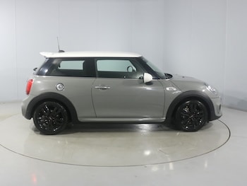 Used MINI Hatch 2018 for sale - 76982263: Photo