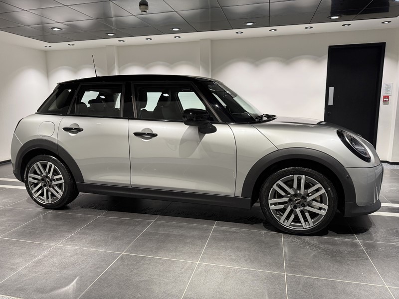 Used MINI Cooper 2025 for sale - 77515954: Photo 3