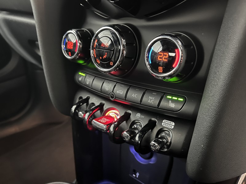 Used MINI Convertible 2024 for sale - 77981202: Photo 30