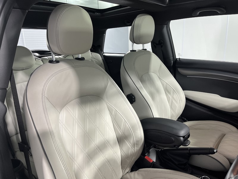 Used MINI Hatch 2022 for sale - 76982385: Photo 11