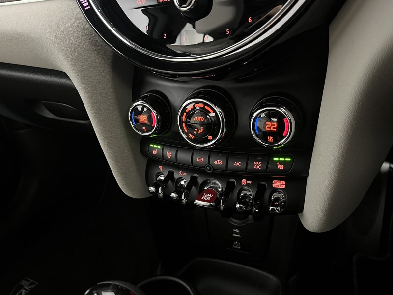 Used MINI Hatch 2022 for sale - 76982385: Photo 32