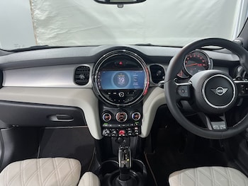 Used MINI Hatch 2022 for sale - 76982385: Photo