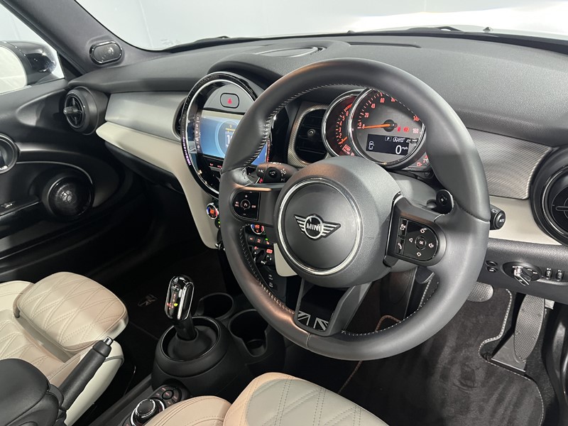 Used MINI Hatch 2022 for sale - 76982385: Photo 6