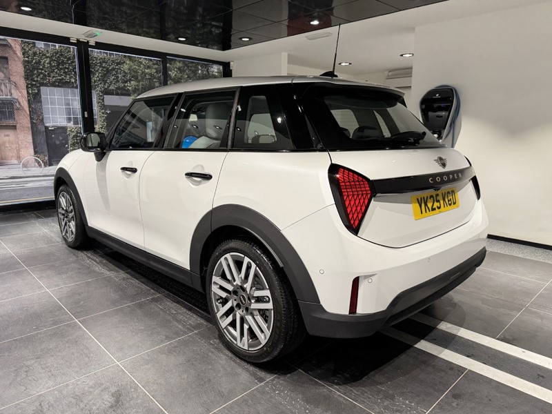 Used MINI Cooper 2025 for sale - 77504455: Photo 2