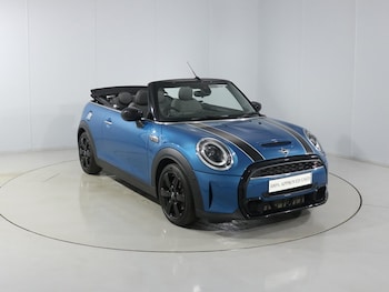 Used MINI Convertible 2024 for sale - 76981229: Photo
