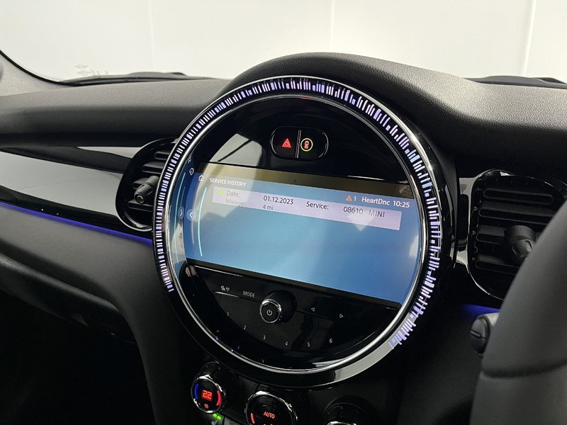 Used MINI Convertible 2024 for sale - 76981229: Photo 31