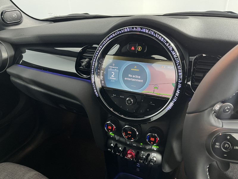 Used MINI Convertible 2024 for sale - 76981229: Photo 8