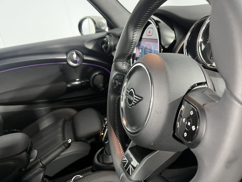 Used MINI Convertible 2022 for sale - 76980821: Photo 21