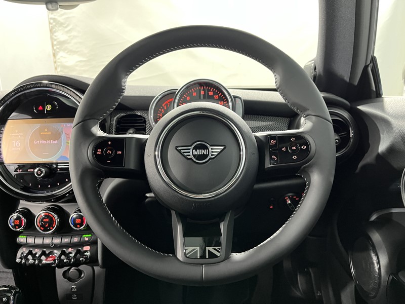 Used MINI Hatch 2022 for sale - 77326470: Photo 5