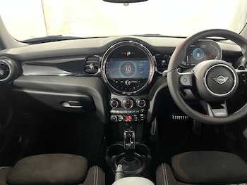 Used MINI Hatch 2023 for sale - 76981562: Photo