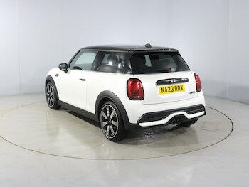 Used MINI Hatch 2023 for sale - 77435250: Photo