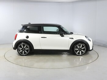 Used MINI Hatch 2023 for sale - 77435250: Photo