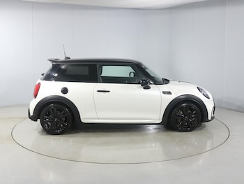 Used MINI Hatch 2023 for sale - 76981496: Photo