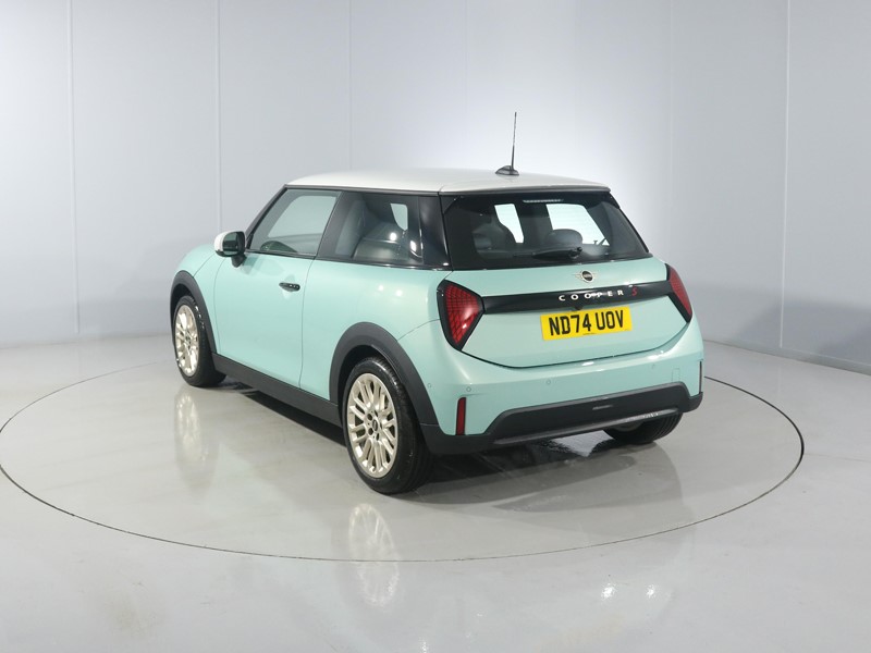 Used MINI Cooper 2024 for sale - 76981237: Photo 2