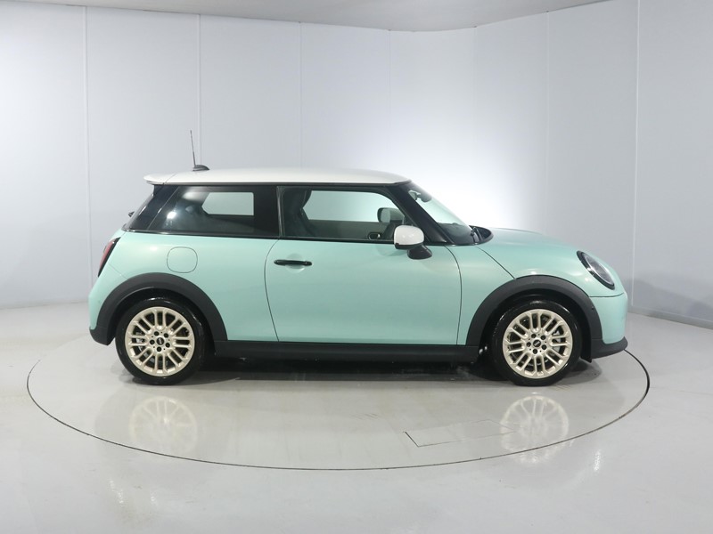 Used MINI Cooper 2024 for sale - 76981237: Photo 3