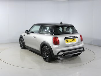 Used MINI Hatch 2022 for sale - 77001367: Photo
