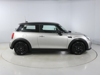 Used MINI Hatch 2022 for sale - 77001367: Photo