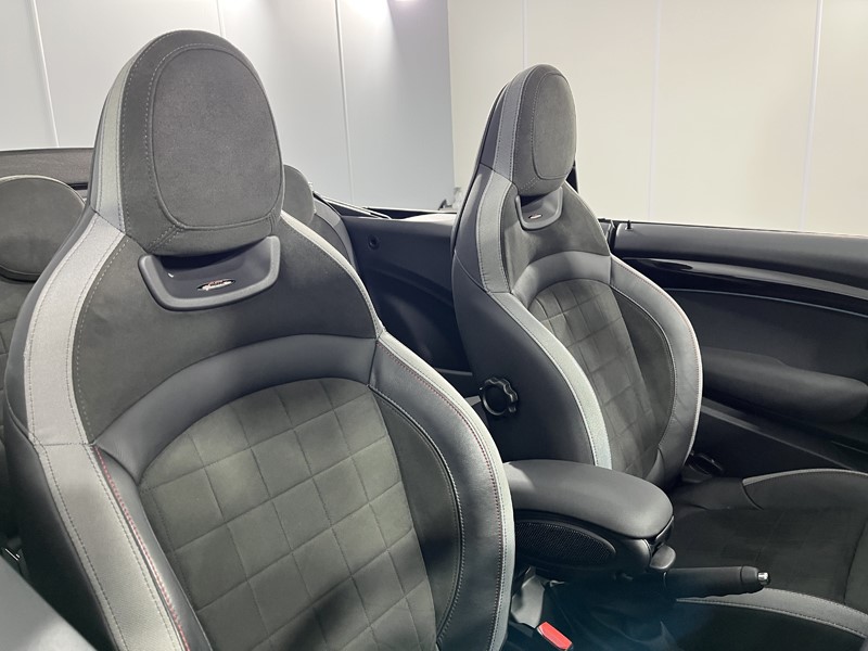 Used MINI Convertible 2023 for sale - 77619364: Photo 11
