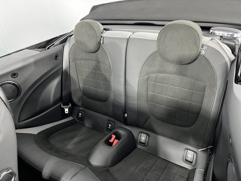 Used MINI Convertible 2023 for sale - 77619364: Photo 12