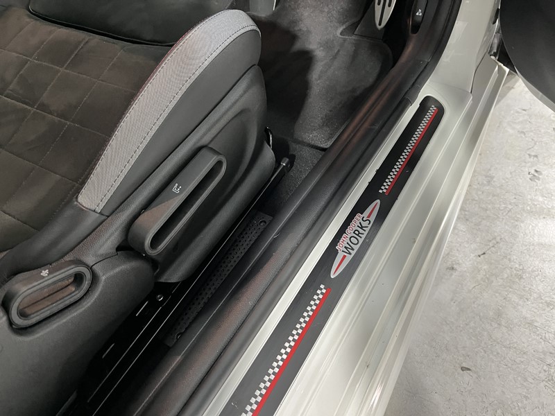 Used MINI Convertible 2023 for sale - 77619364: Photo 18