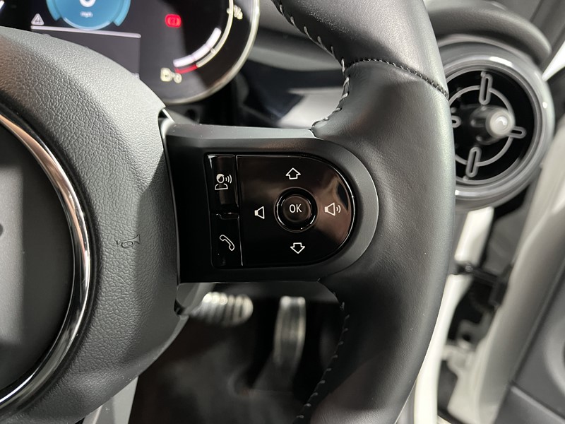 Used MINI Convertible 2023 for sale - 77619364: Photo 23