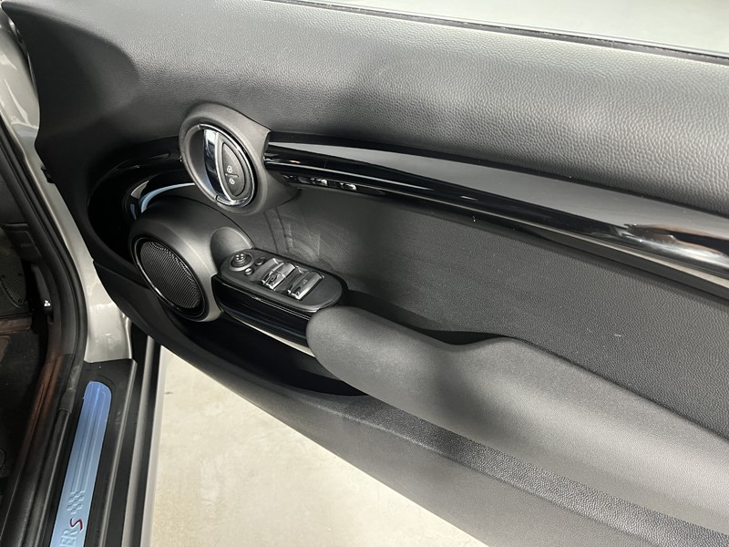 Used MINI Convertible 2024 for sale - 76981345: Photo 19