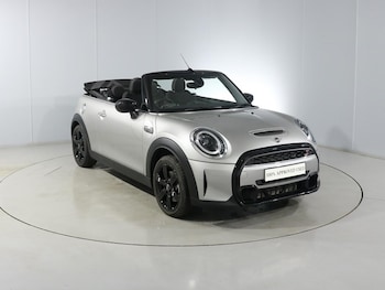 Used MINI Convertible 2024 for sale - 76981345: Photo