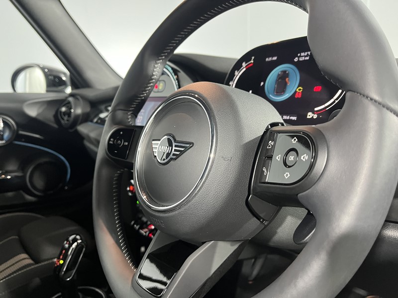 Used MINI Convertible 2024 for sale - 76981345: Photo 21