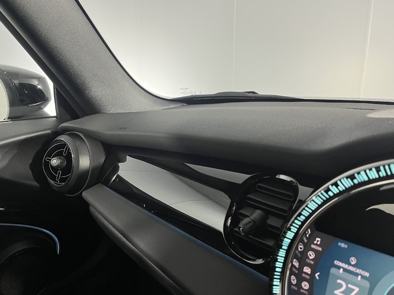 Used MINI Convertible 2024 for sale - 76981345: Photo 25