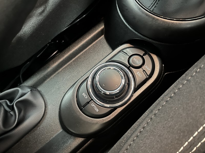 Used MINI Convertible 2024 for sale - 76981345: Photo 31