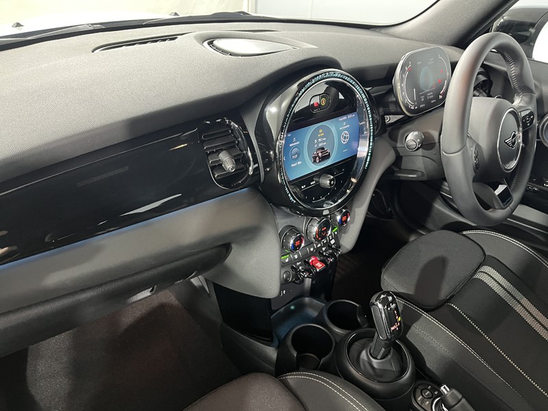 Used MINI Convertible 2024 for sale - 76981345: Photo 7