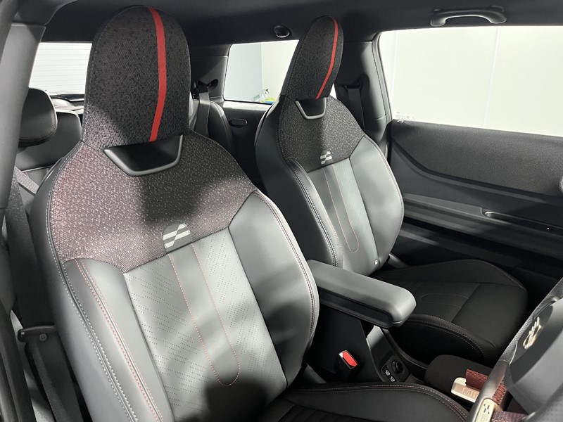 Used MINI Cooper 2025 for sale - 76980820: Photo 11