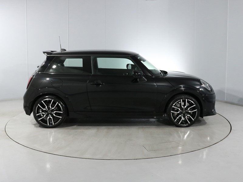 Used MINI Cooper 2025 for sale - 76980820: Photo 3