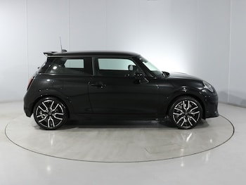 Used MINI Cooper 2025 for sale - 76980820: Photo