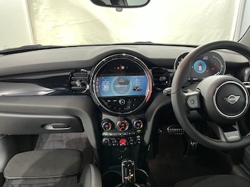 Used MINI Hatch 2024 for sale - 76981024: Photo