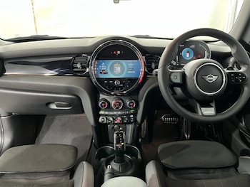 Used MINI Hatch 2023 for sale - 76982174: Photo