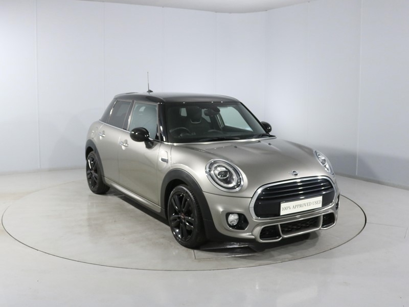 Used MINI Hatch 2019 for sale - 77718100: Photo 1
