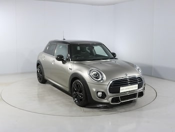 Used MINI Hatch 2019 for sale - 77718100: Photo