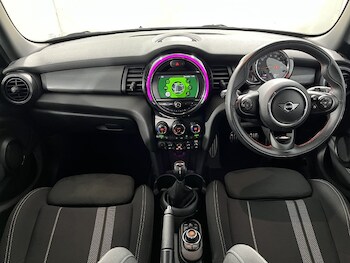 Used MINI Hatch 2019 for sale - 77718100: Photo