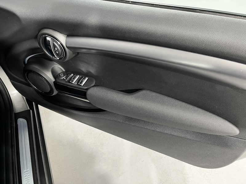 Used MINI Convertible 2023 for sale - 76981164: Photo 19