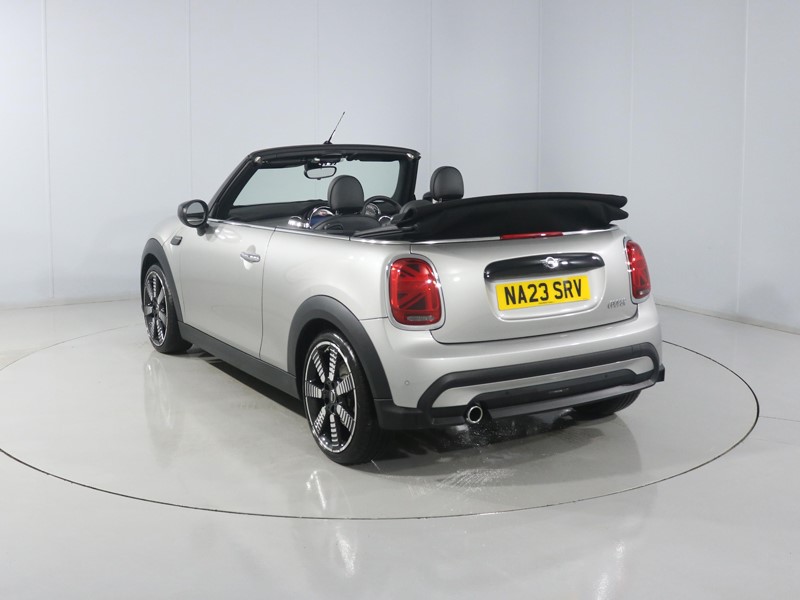 Used MINI Convertible 2023 for sale - 76981164: Photo 2
