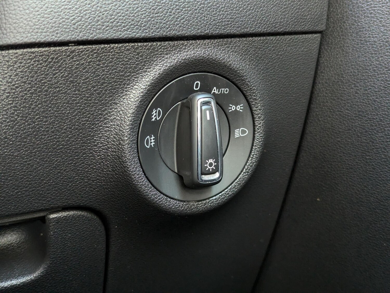 Used Skoda Karoq 2019 for sale - 76153109: Photo 24