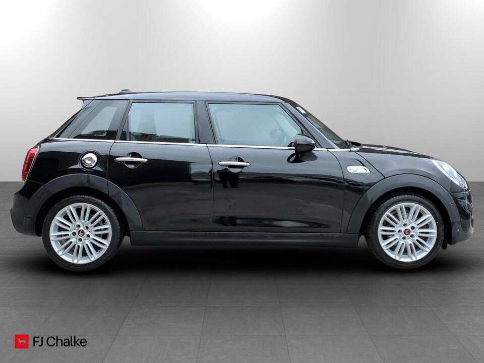 Used MINI Hatch 2019 for sale - 76965647: Photo 2