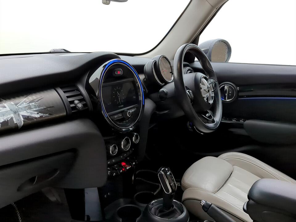 Used MINI Hatch 2019 for sale - 76965647: Photo 8